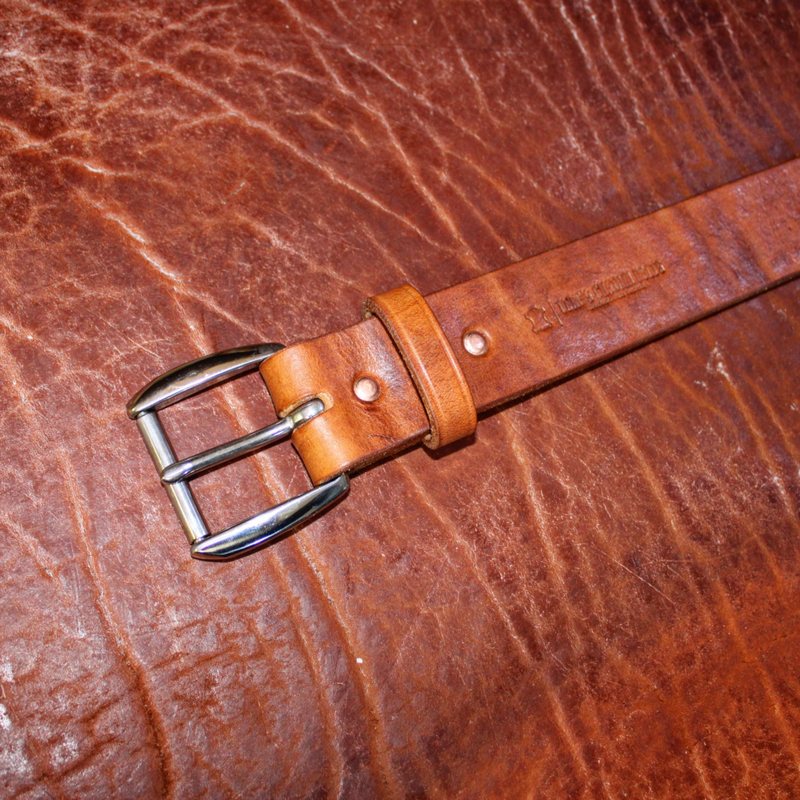 Belt in Argentine bull leather by @lukes_custom_belts